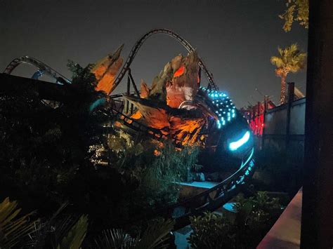 PHOTOS: Jurassic World VelociCoaster Lights Up the Night at Universal's ...