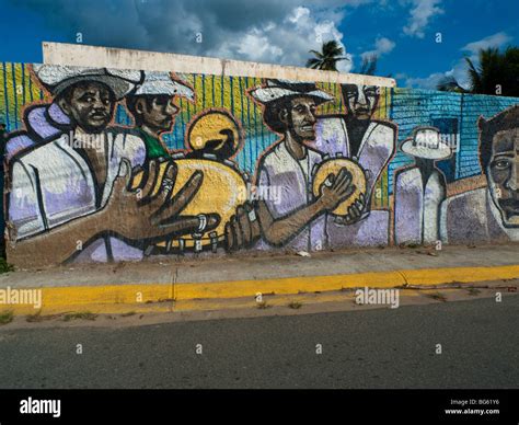 Wall Mural of Musicians, Pinones, Puerto Rico Stock Photo - Alamy