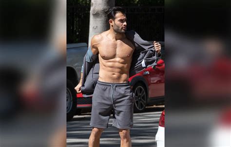 Britney Spears' BF Sam Asghari Strips Down For Workout: Photos