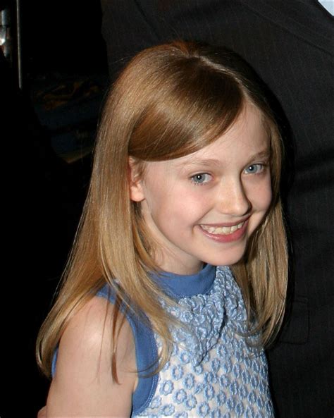 ShoWest Awards 2006 - Dakota Fanning Photo (3015993) - Fanpop