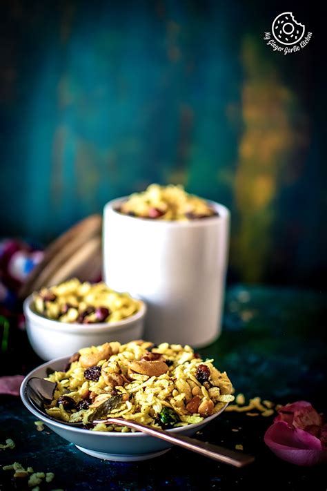 Chivda Recipe (Step by Step Photo + Video) Fried Poha Chivda Recipe