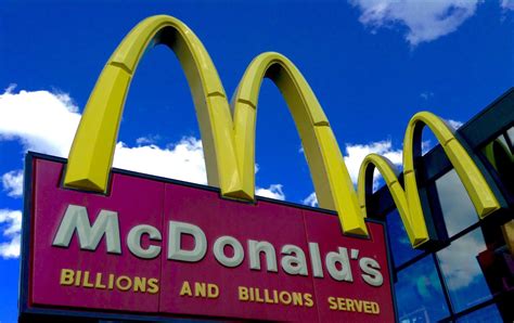 McDonald-s-golden-arches-logo-sign | 95.3 MNC