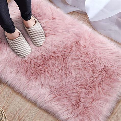 Fluffy & Pink Rug | Pink fur rug, Faux fur area rug, Pink rug