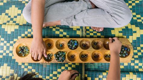 棋盘上有许多洞的棋牌游戏，你知多少？ - 哔哩哔哩