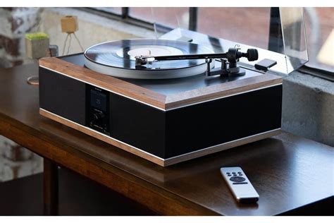 The 5 Best Turntables / Record Players with Speakers Built In for 2021 ...