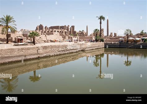 The Sacred Lake of Karnak Temple Stock Photo - Alamy