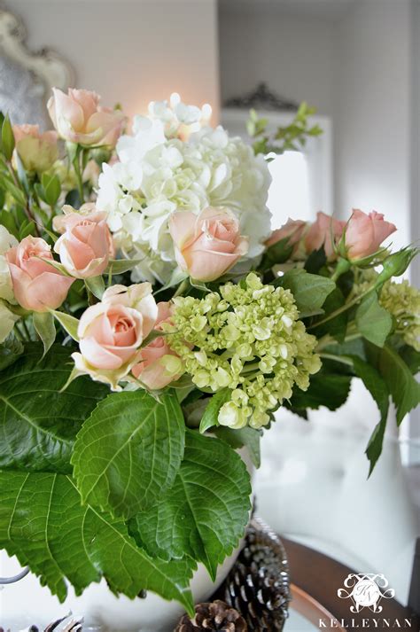 Simple Steps to Create a Grand Flower Arrangement - Kelley Nan