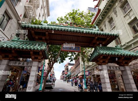 Chinese immigrants san francisco hi-res stock photography and images ...