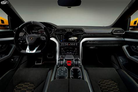 2022 Lamborghini Urus Interior Review - Seating, Infotainment ...