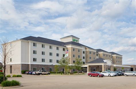 HOLIDAY INN & SUITES BLOOMINGTON-AIRPORT, AN IHG HOTEL $116 ($̶1̶7̶0̶ ...