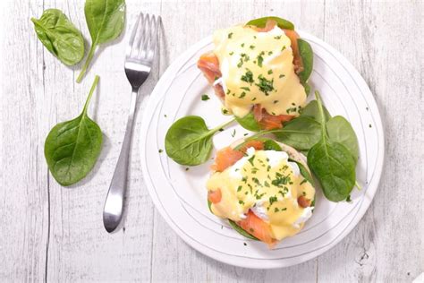 Eggs Benedict: perfect your brunch with this refined recipe | Real Homes