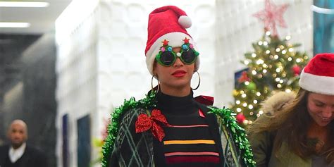 Beyoncé Just Dressed Up As A Christmas Tree, And It Was Magical ...