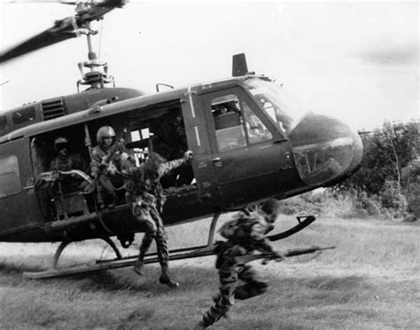 Huey Helicopter Vietnam War Photos - Best Image Viajeperu.org