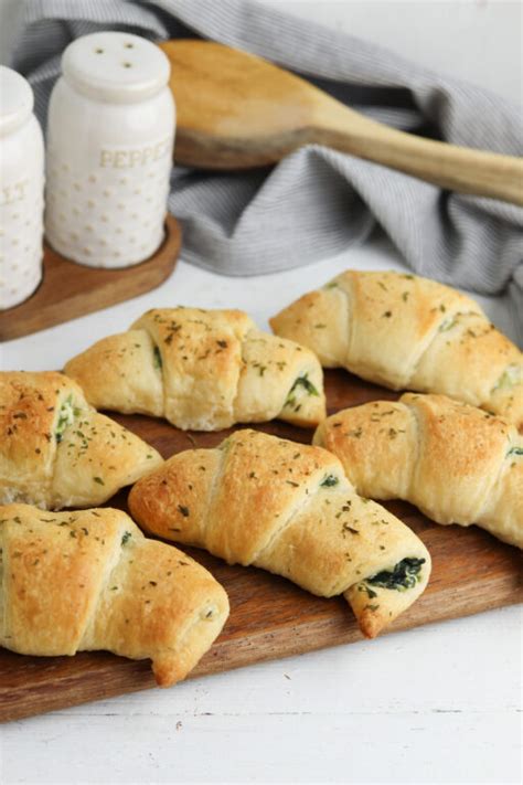 Spinach Artichoke Crescent Rolls - When is Dinner