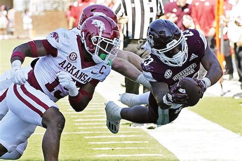 Stark difference: Hogs can't catch Bulldogs on the road | Whole Hog Sports