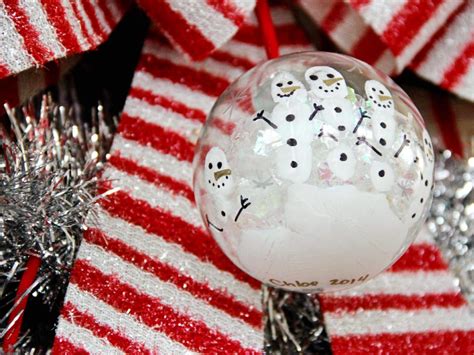 17 Easy DIY Christmas Tree Ornaments Your Kids Will Love