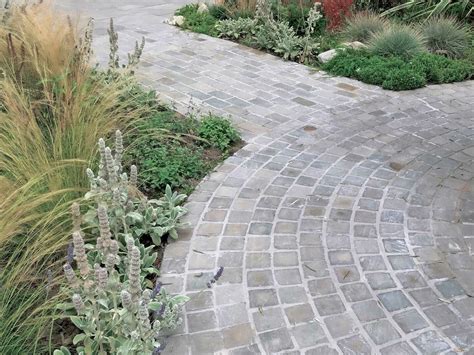 Design with cobblestone setts | For Paths and Driveways| Inspiration