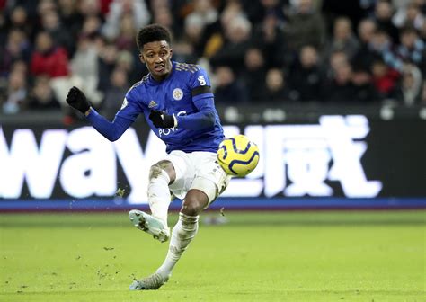 Everton signs winger Demarai Gray from Bayer Leverkusen | AP News