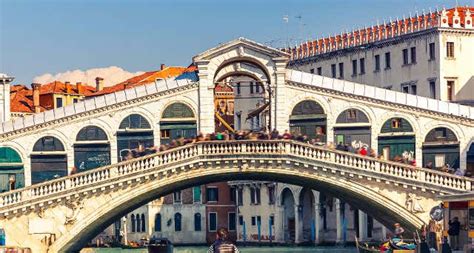 Rialto Bridge - Ponte Rialto, the most famous bridge in Venice