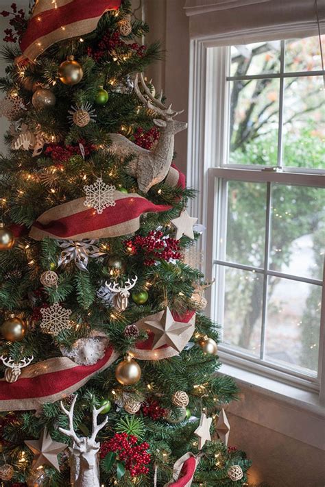 Cómo poner la cinta en el árbol de navidad: 10 ideas magníficas