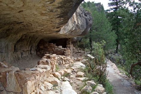 Complete Guide to Visiting Walnut Canyon National Monument - GoSeeAZ.com