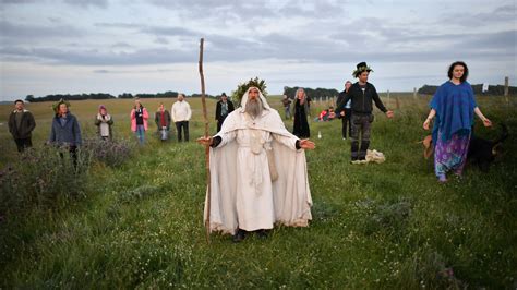 Over 3m people watch Stonehenge solstice sunrise online | ITV News