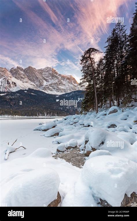 Frozen lake Eibsee below Zugspitze mountain in winter Stock Photo - Alamy