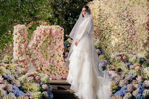 Billionaire Heiress Kim Lim’s Wedding Solemnisation Was a Flower-Filled ...