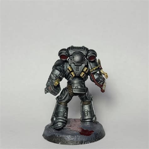 Intercessor Sergeant done! Went for a more simple and grim dark style ...