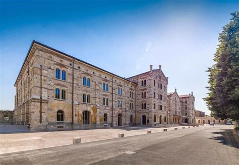 Il restauro dell’ex panificio Santa Marta di Massimo Carmassi