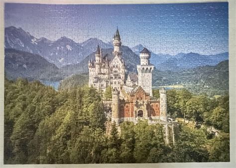 Completing the Puzzle: Neuschwanstein Castle 1000 pcs. This was tough ...