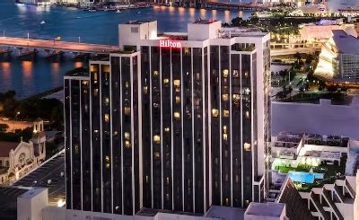 Hilton Miami Downtown - Book exciting Miami destination hotel