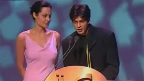 Old photos of SRK and Angelina Jolie sharing a stage at an awards show ...