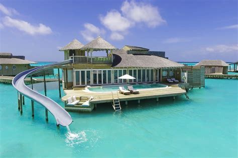 6 Swoon-Worthy Overwater Bungalows For Your Honeymoon | Water villa ...