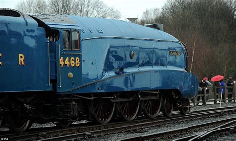 World's fastest steam locomotive Mallard gets a tow from sister train ...