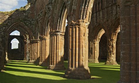 Sweetheart Abbey | Public Body for Scotland's Historic Environment