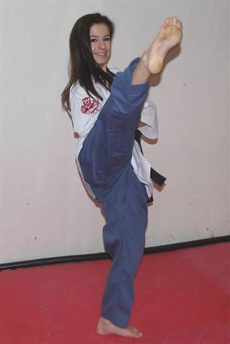 Kika - SKILLEDFEMFIGHTERS.COM | Martial arts women, Martial arts, Women ...