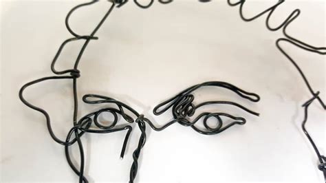 How To Make Wire Sculptures : Progress up to a harder or thicker gauge ...