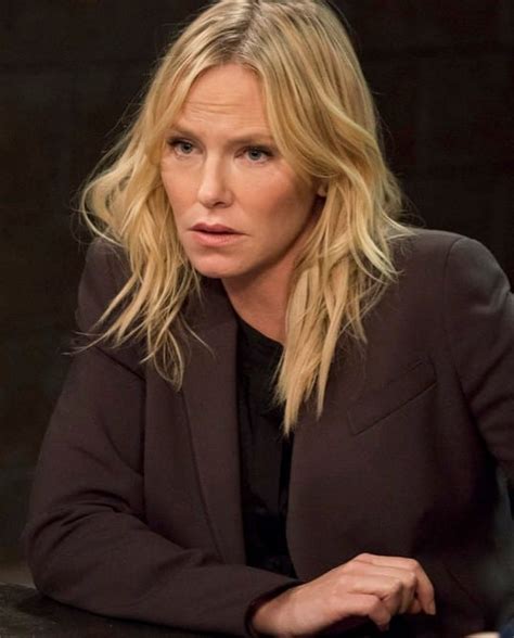 Amanda Rollins - Law & Order: SVU Season 20 Episode 10 - TV Fanatic