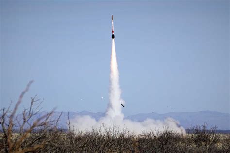 Record-breaking flight: USC students’ rocket shoots up, up and away ...