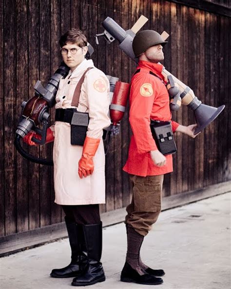 Medic and Soldier Team Fortress 2 Cosplay [pic] - Global Geek News