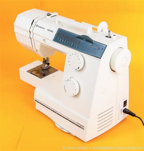 HUSQVARNA VIKING EMERALD 118 ELECTRONIC SEWING MACHINE +PEDAL & CASE ...