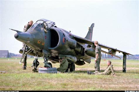 Hawker Siddeley Harrier GR3 - UK - Air Force | Aviation Photo #0403805 ...