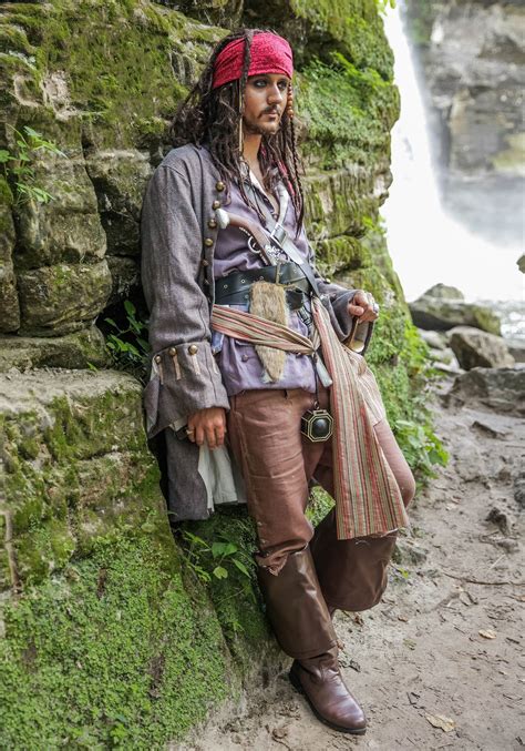 Realistic Caribbean Pirate Costume | Pirate costume men, Pirate costume ...