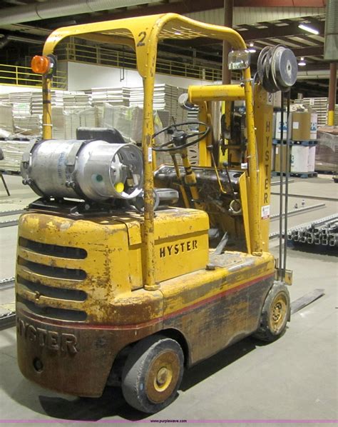 Hyster S40C forklift in Park City, KS | Item 3123 sold | Purple Wave