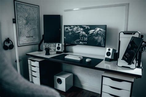 One of those Black and White setups - battlestations | White desk setup ...