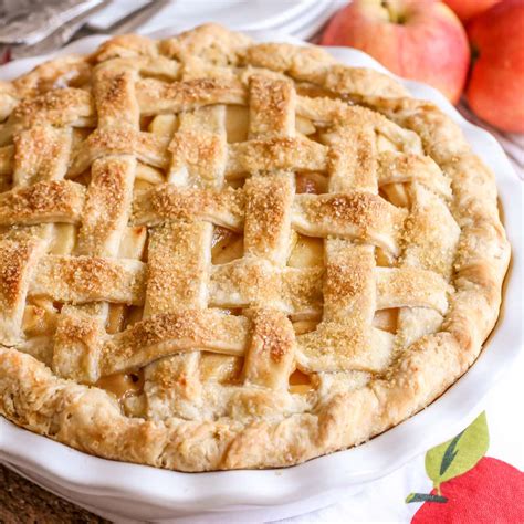 BEST Homemade Apple Pie - Step by Step (+VIDEO) | Lil' Luna