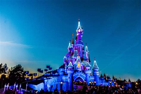 How to Celebrate Christmas at Disneyland Paris • Mouse Travel Matters