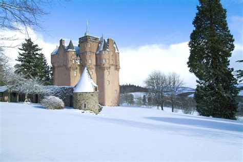 Craigievar Castle | Scotland castles, Castle, Scottish castles