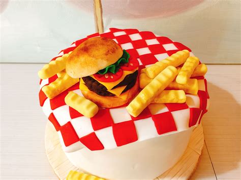 Burger & Fries Fondant Cake | Burger and fries, Cake creations, Burger